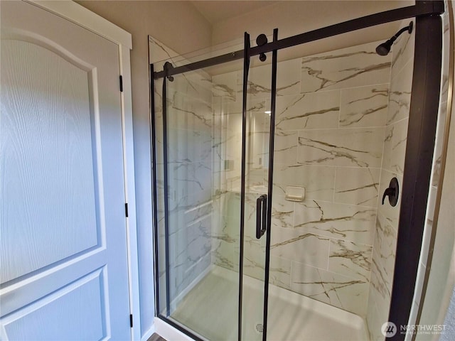 1303 30th Unit 20, Seaview, WA 98644 - full bath with a marble finish shower