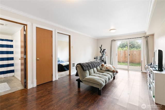 438 Washington Blvd Unit 3, Algona, WA 98001 - living area featuring wood finished floors and crown molding
