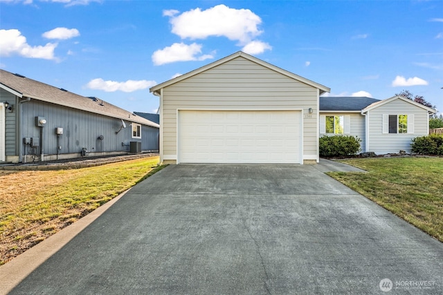 1346 Chatham Dr SE, Olympia, WA 98513 - ranch-style home with concrete driveway and a front lawn