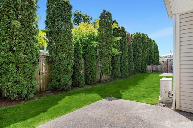 17515 110th Ln SE Unit 27, Renton, WA 98055 - fenced yard featuring a patio