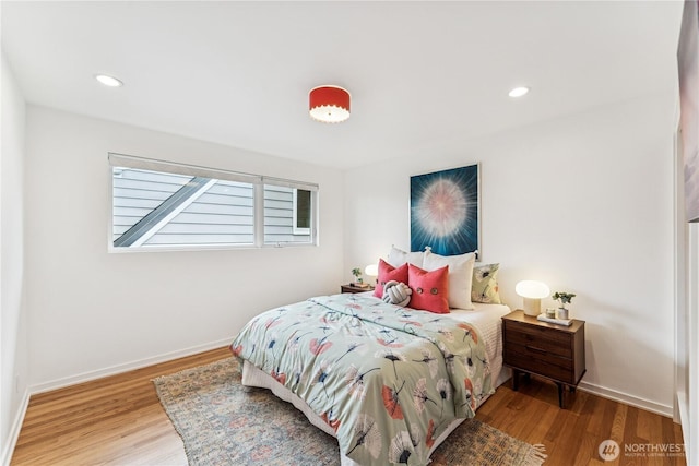 2626 W Lynn St, Seattle, WA 98199 - bedroom with wood finished floors and recessed lighting