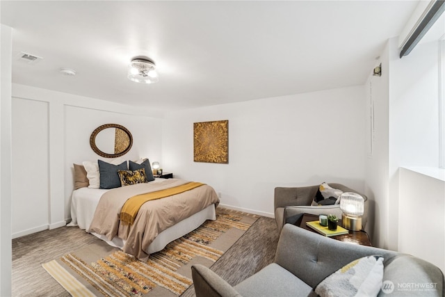 2626 W Lynn St, Seattle, WA 98199 - bedroom featuring baseboards and wood finished floors