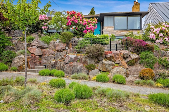 2626 W Lynn St, Seattle, WA 98199 - view of yard