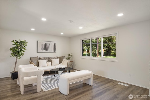 1626 127th Ave NE, Lake Stevens, WA 98258 - living room featuring wood finished floors and recessed lighting