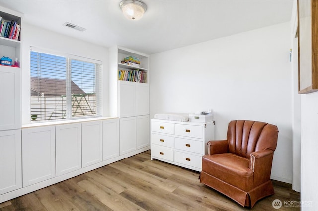 1344 E Deborah St, Moses Lake, WA 98837 - living area featuring light wood-style floors