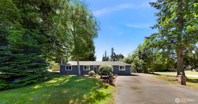 5215 Richmond Cres, Blaine, WA 98230 - single story home with concrete driveway and a front lawn