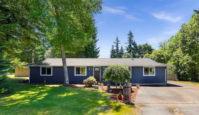 5215 Richmond Cres, Blaine, WA 98230 - ranch-style house featuring driveway