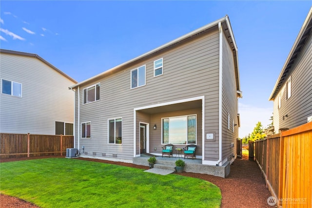 6639 S 298th Pl, Auburn, WA 98001 - back of property featuring a patio and a fenced backyard