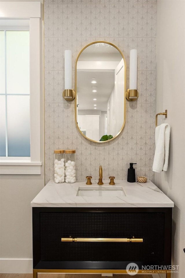 10511 NE 112th St, Kirkland, WA 98033 - bathroom featuring vanity