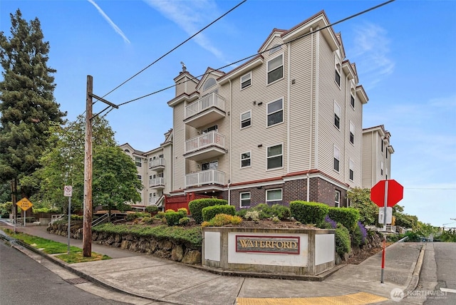 411 N 90th St Unit 406, Seattle, WA 98103 - view of apartment building / complex