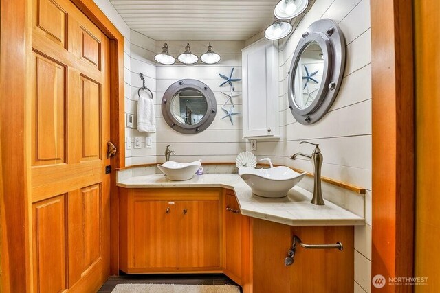 793 E Stadium Beach Rd W, Grapeview, WA 98546 - bathroom with vanity