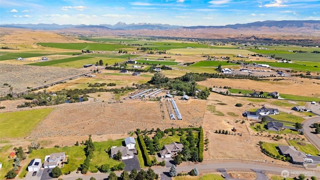 321 Range View Rd, Ellensburg, WA 98926 - aerial view of property and surrounding area featuring a mountainous background and rural landscape