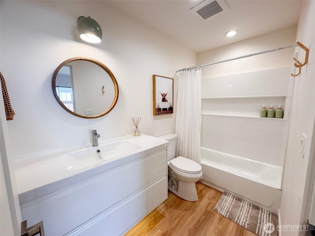 200 W Oak St, Yacolt, WA 98675 - bathroom featuring wood finished floors, vanity, and shower / bath combination with curtain