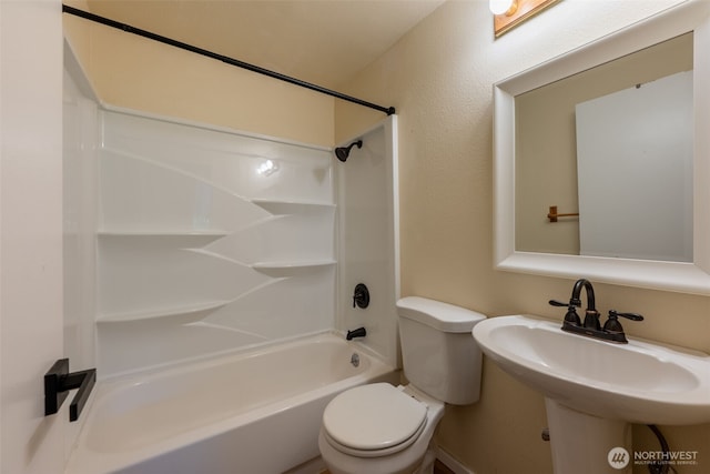 6 Hillside Pl, Bellingham, WA 98229 - bathroom with toilet and tub / shower combination