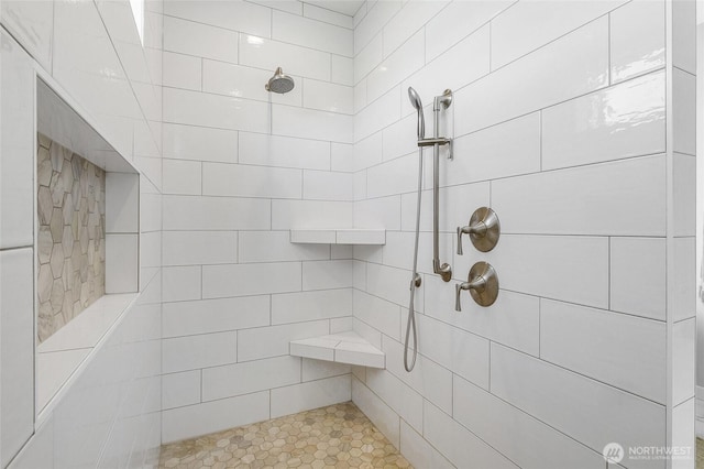 10391 Rd 5.6 NE, Moses Lake, WA 98837 - bathroom featuring tiled shower