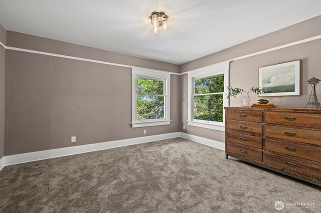 2159 10th Ave W, Seattle, WA 98119 - carpeted bedroom with baseboards