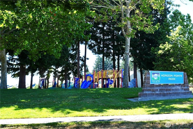 5400 66th Way SE, Lacey, WA 98513 - view of home's community with a yard