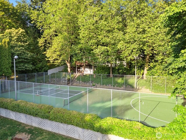 3216 142nd Pl NE, Bellevue, WA 98007 - view of tennis court