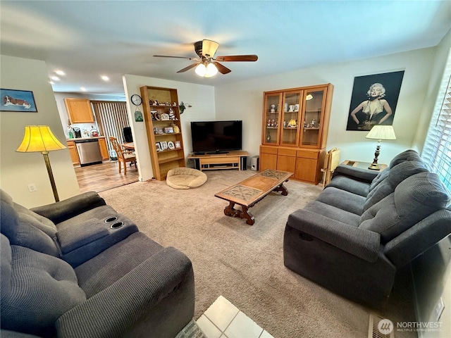1700 Lincoln Park Cir, Wenatchee, WA 98801 - living area featuring ceiling fan, light carpet, and recessed lighting