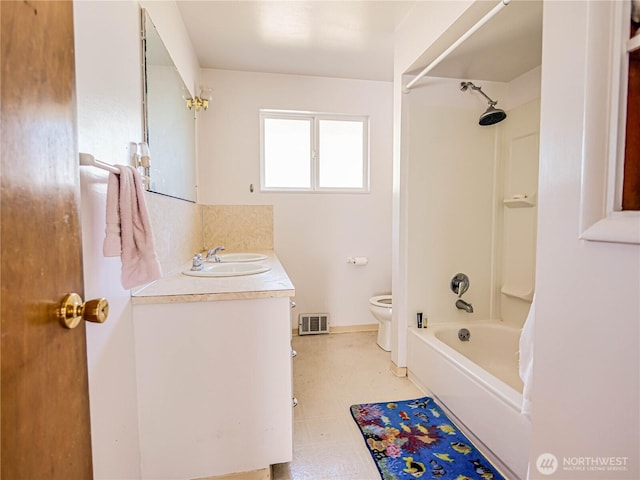 4803 84th St SW, Mukilteo, WA 98275 - full bath featuring vanity, washtub / shower combination, and tile patterned floors