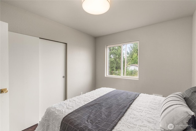 1608 W Market St, Aberdeen, WA 98520 - bedroom with a closet