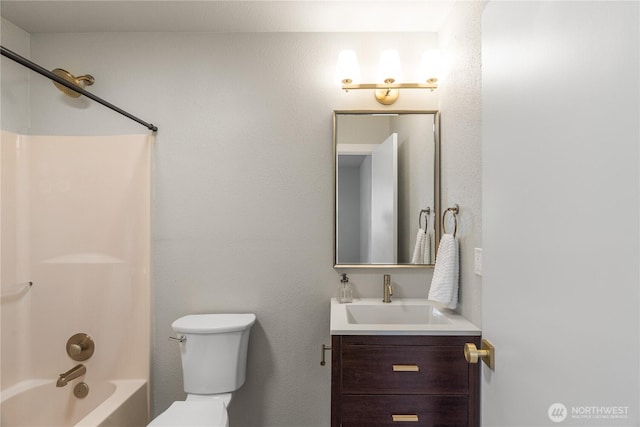 1608 W Market St, Aberdeen, WA 98520 - full bath featuring vanity and shower / tub combination