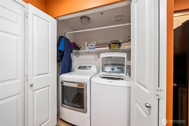 6547 Lindsay Ave SE Unit 18C, Auburn, WA 98092 - laundry area with washing machine and dryer