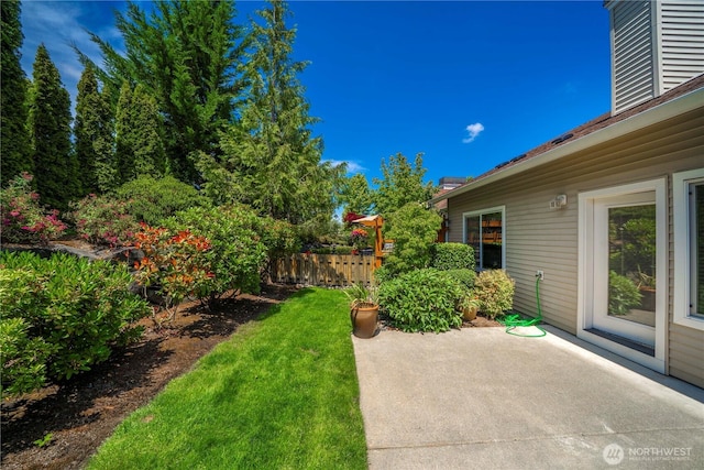 6547 Lindsay Ave SE Unit 18C, Auburn, WA 98092 - view of yard with a patio