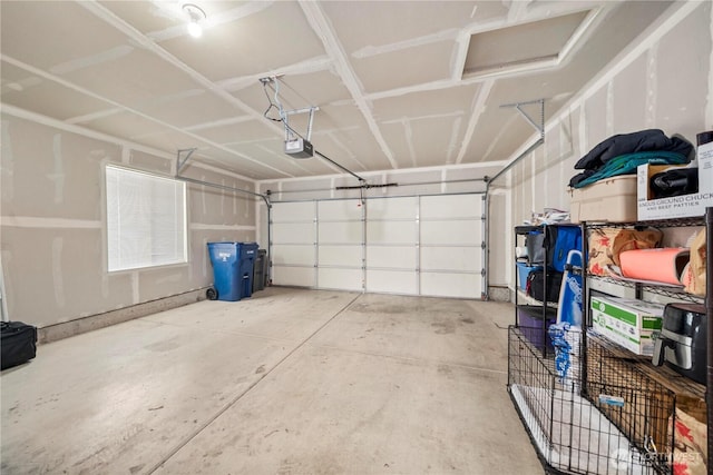 6547 Lindsay Ave SE Unit 18C, Auburn, WA 98092 - garage featuring a garage door opener