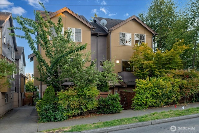 923 N 85th St Unit A, Seattle, WA 98103 - view of front of home with stucco siding