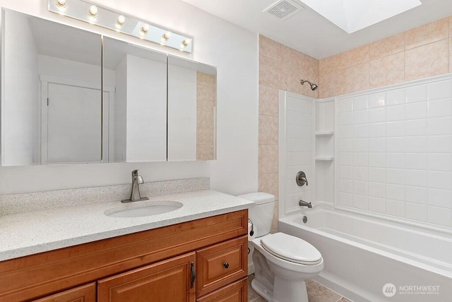 2819 SW 350th Pl, Federal Way, WA 98023 - full bath featuring vanity, bathtub / shower combination, and a skylight