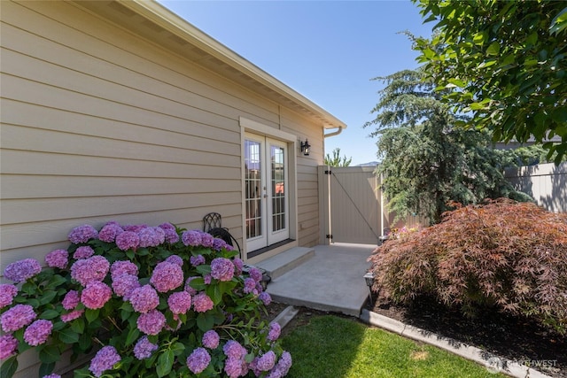 2219 Treat St SE, East Wenatchee, WA 98802 - entrance to property featuring french doors and a gate