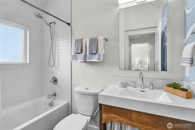 5945 41st Ave SW Unit A, Seattle, WA 98136 - full bathroom with shower / washtub combination and vanity