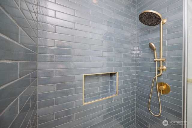 14737 56th Ave S, Tukwila, WA 98168 - bathroom featuring tiled shower