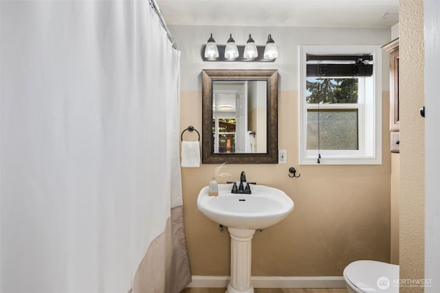 11432 11th Ave SW, Seattle, WA 98146 - full bathroom with a shower with curtain