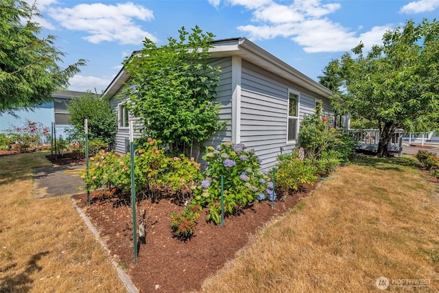 32820 20th Ave S Unit 35, Federal Way, WA 98003 - view of side of property featuring a lawn