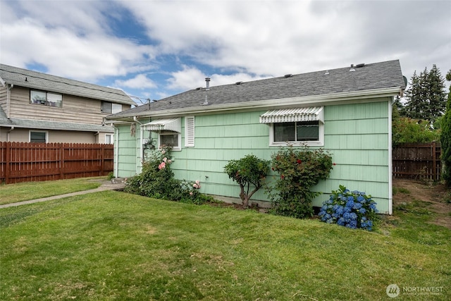 5030 S Park Ave S, Tacoma, WA 98408 - rear view of house with roof with shingles
