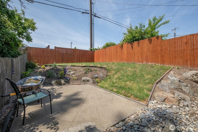 3806 Wetmore Ave, Everett, WA 98201 - fenced backyard with a patio area