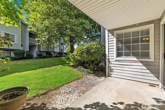 7453 Newcastle Golf Club Rd Unit L103, Newcastle, WA 98059 - view of grassy yard