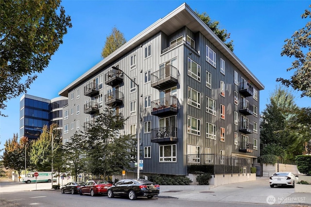 3104 Western Ave Unit 610, Seattle, WA 98121 - view of apartment building / complex