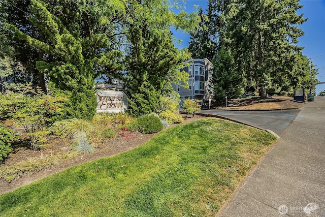 4164 Factoria Blvd SE Unit B11, Bellevue, WA 98006 - community / neighborhood sign featuring asphalt driveway and a yard