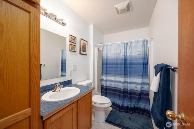 2207 W Depot Springs Rd, Spangle, WA 99031 - bathroom with vanity, a shower with curtain, and tile patterned floors