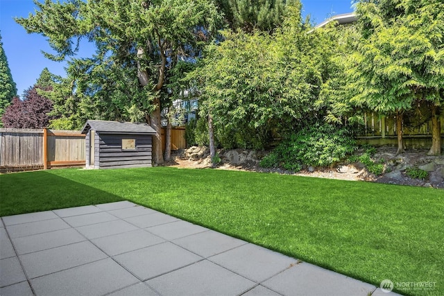 2434 64th Ave SE, Mercer Island, WA 98040 - fenced backyard with a shed and a patio area