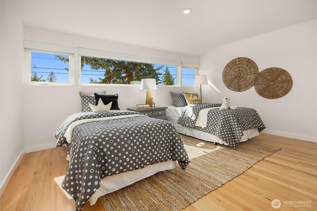 2434 64th Ave SE, Mercer Island, WA 98040 - bedroom with wood finished floors and recessed lighting