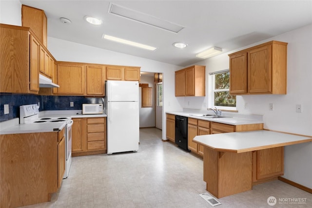 101 Twin Lakes Rd, Cle Elum, WA 98922 - kitchen featuring white appliances, under cabinet range hood, lofted ceiling, light countertops, and a peninsula