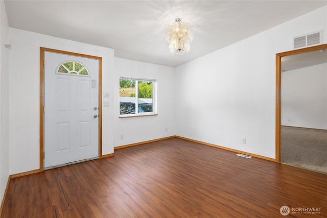 101 Twin Lakes Rd, Cle Elum, WA 98922 - entryway featuring a chandelier and wood finished floors