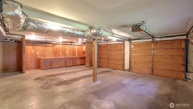 9411 SE 54th St, Mercer Island, WA 98040 - garage with a garage door opener