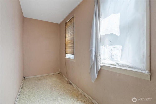 524 E 9th Ave, Spokane, WA 99202 - carpeted empty room with baseboards
