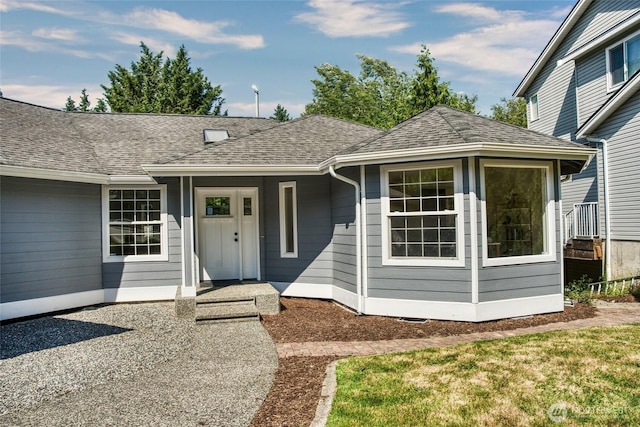 4957 Lewis Ave, Bellingham, WA 98229 - view of front facade featuring a shingled roof and a front yard