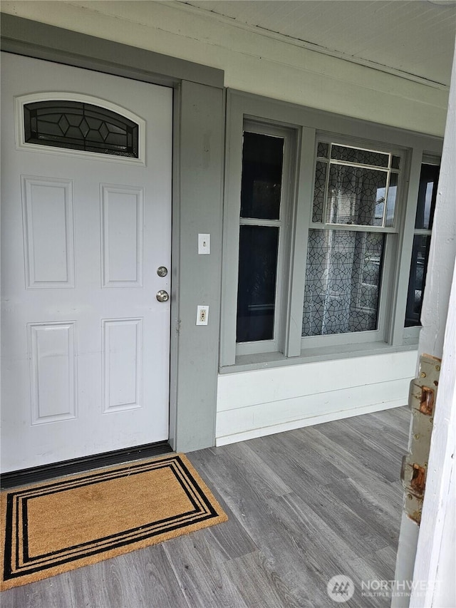 3023 Aberdeen Ave, Hoquiam, WA 98550 - property entrance with a porch